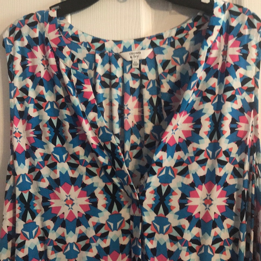 Crown and Ivy tank top